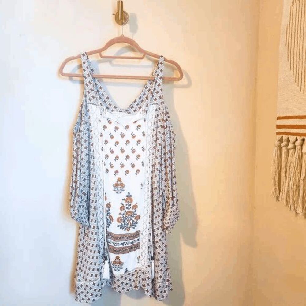 Coco & Jaimeson White Cold Shoulder Boho Print Dress